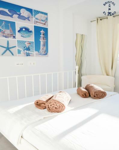 Apartamento Digital Bristol El Faro - Wifi Free & Pool - 3 Persons