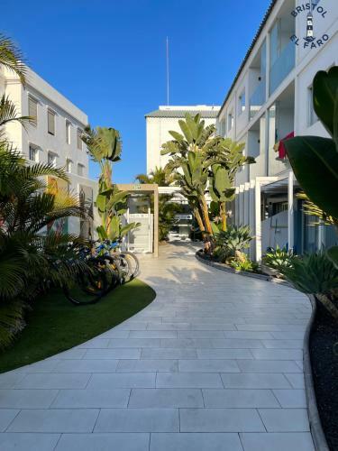 Apartamento Digital Bristol El Faro - Wifi Free & Pool - 3 Persons