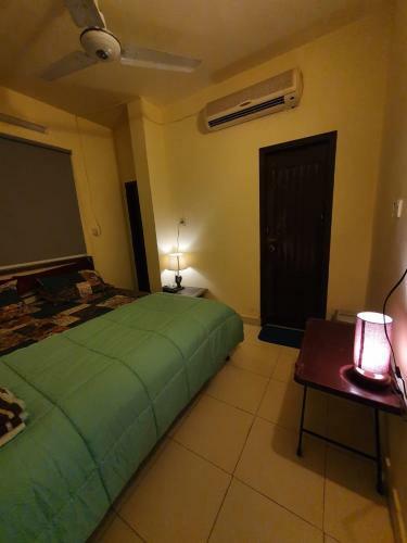 Cozy Beach Studio Apartment, 2 Pax Dha Phase 6.