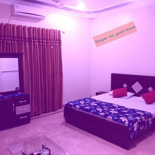 Hostal Shayan Residency Guest House