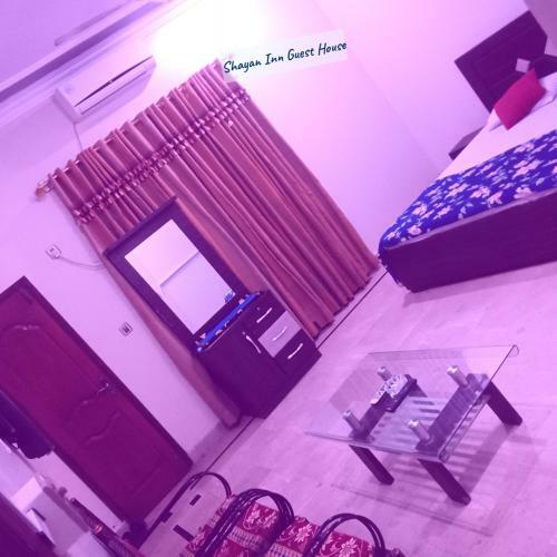 Hostal Shayan Residency Guest House