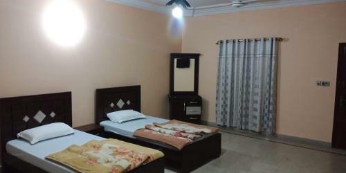 Hostal Shayan Residency Guest House