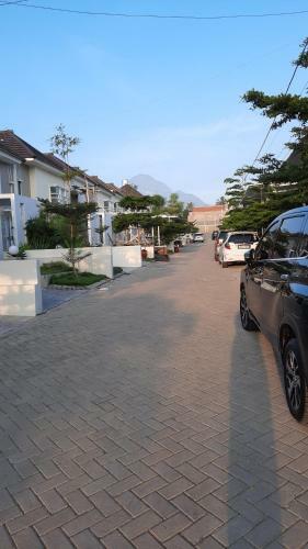 Villa Blossom Kayana Regency E7
