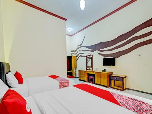 Oyo 90247 Hotel Palereman Soerabaia