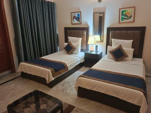 Hostal Hotel Gulberg Grand