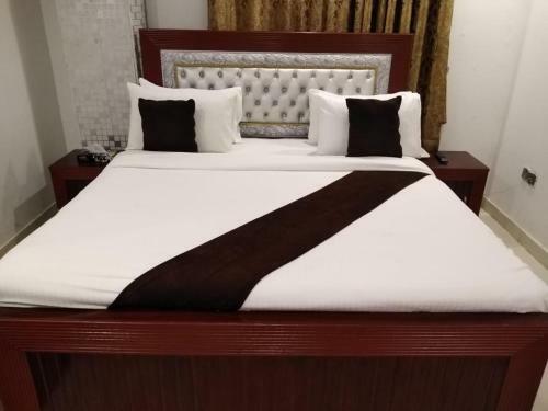 The Rich Hotel