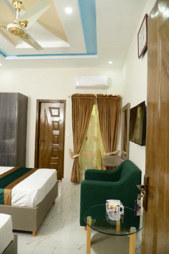 Hotel Deluxe Johar Town Lahore