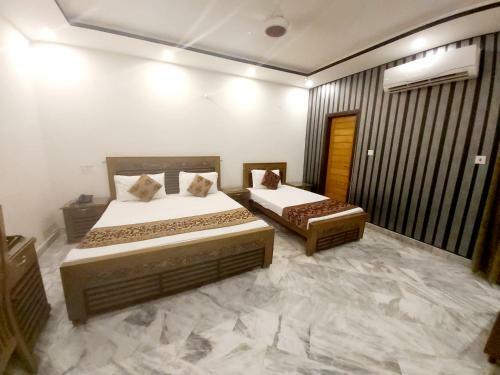 Hotel Pakeeza One