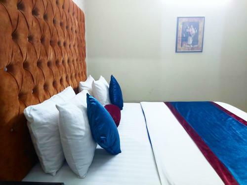 Hostal New Pakeeza Hotel