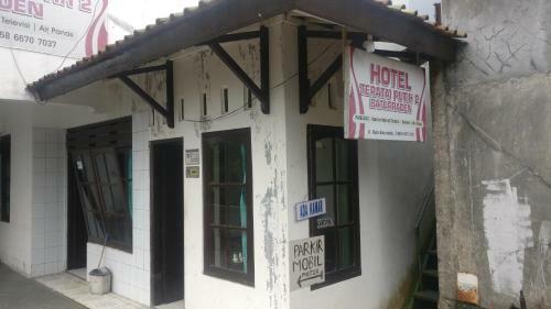 Hostal Hotel Teratai Putih