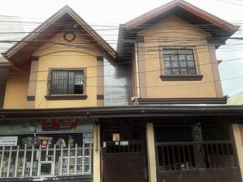 Hostal R D J Homestay