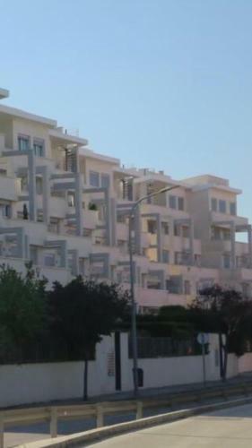 Fabulous Apartment With Large Pool Near Beach