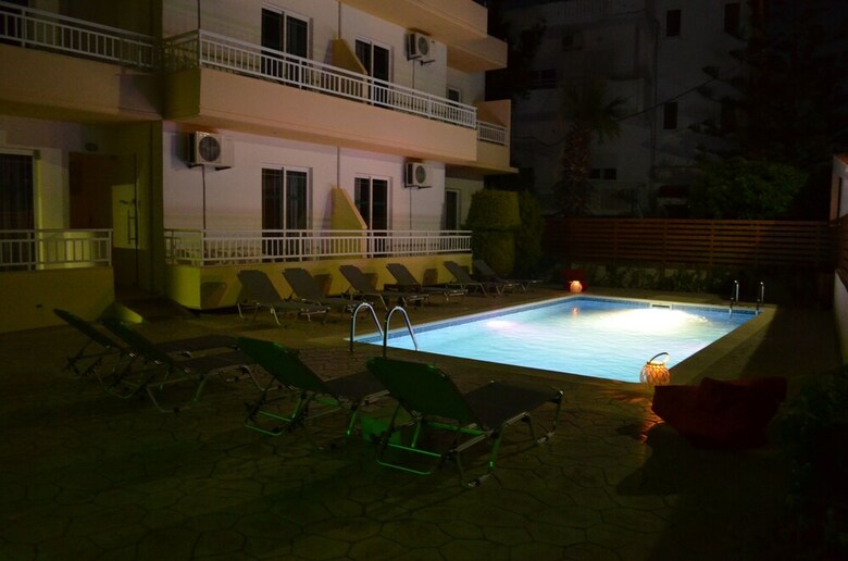 Aparthotel Kremasti Memories