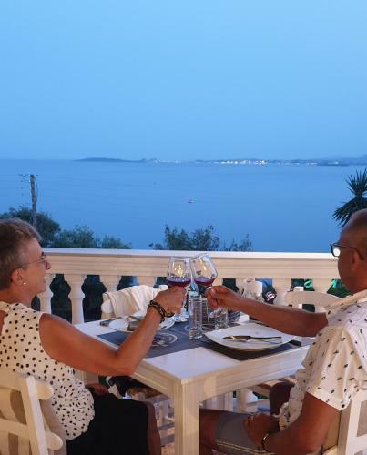 Stefanosplace Aparthotel Sea View