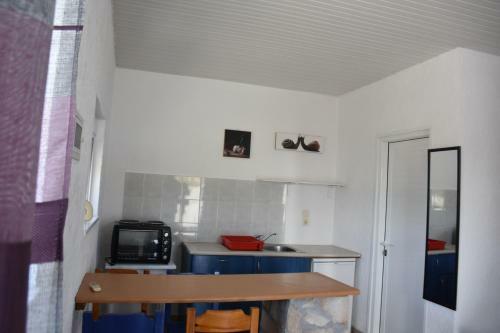 Hostal Kiotari Beach Apartments