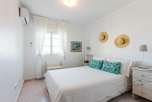 2-bed Attic Apartment In Denia For 6
