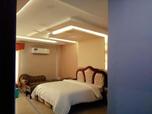 Hotel Crown Inn