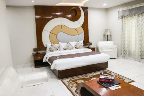 Hotel Crown Inn