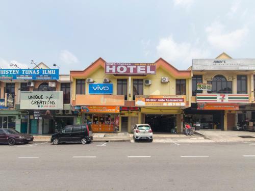Oyo 44072 Mines Cempaka Hotel