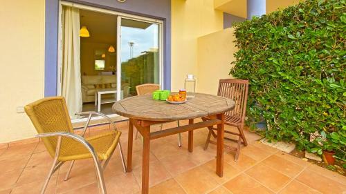 Comfortable 2-bedroom Apartment Near The Beach