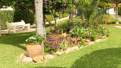 Comfortable 2-bedroom Apartment Near The Beach
