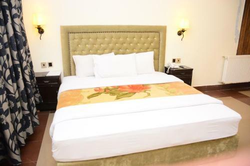 Hotel Move-n-pick Murree
