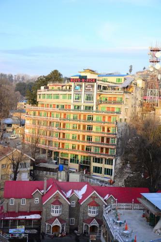 Hotel Move-n-pick Murree