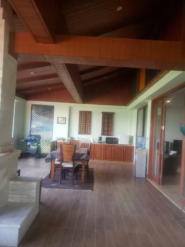 Mountain View House