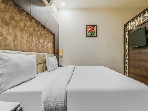 Oyo 1977 Hotel Grand Galaxy