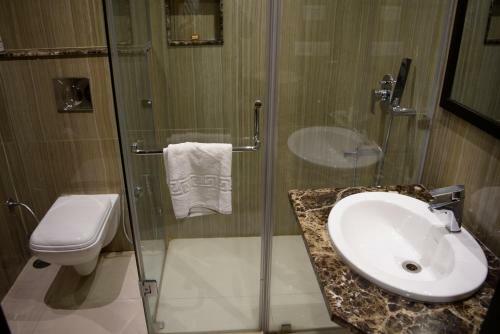 Hotel One Earth Avaas
