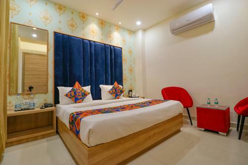 Fabhotel Diamond Villa