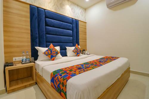 Fabhotel Diamond Villa