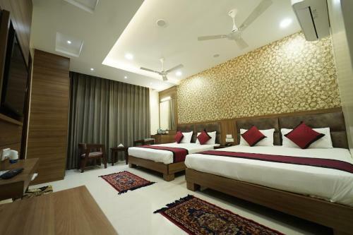 Hotel S.s Royal