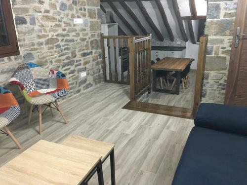 Apartamentos Bajo Pe�a