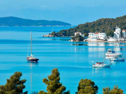 Aks Porto Heli Hotel