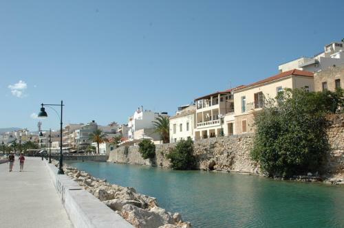 Hostal Portobelis House