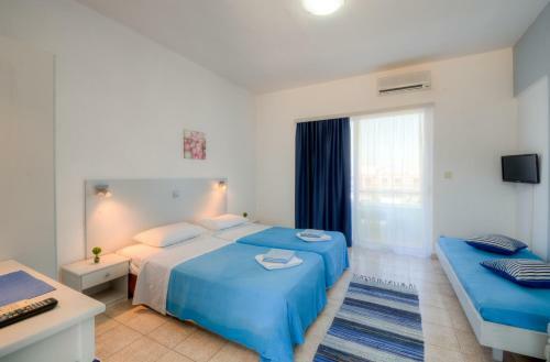 Antomar Apartments And Studios