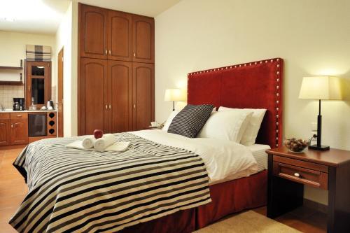 Hostal Guesthouse Rousis