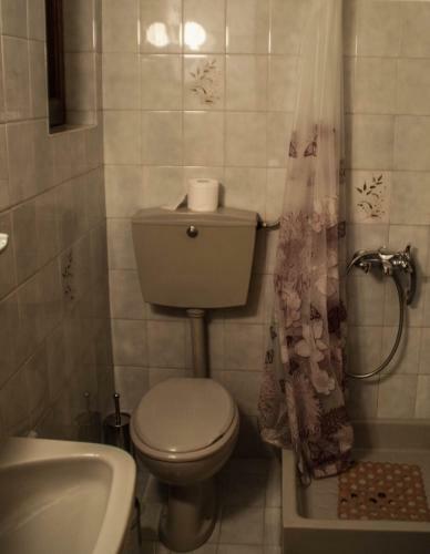 Hostal Haravgi