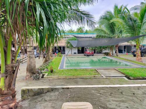 Hotel North Shore Beach Resort