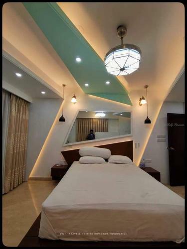 The 69 Hotel & Restaurant