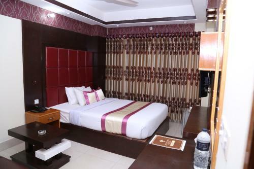 Hotel Platinum Ltd
