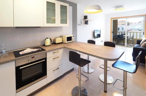 La Perla: Sea View And Pool (Family Apartment)