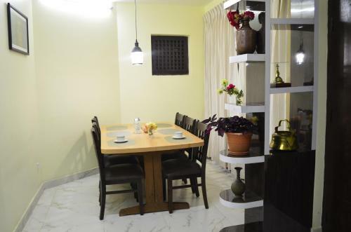 Tanani Newa Home (Mt. Gouri)
