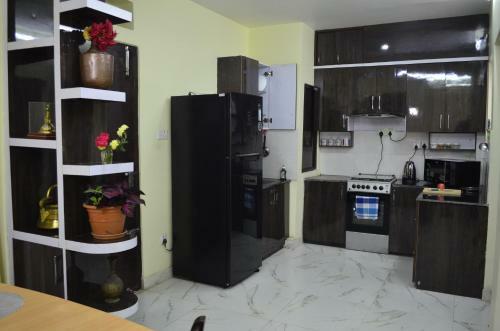 Tanani Newa Home (Mt. Gouri)