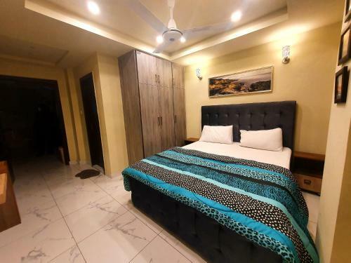 Apartamento Ameno Suites, Bahria Town
