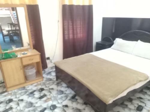 Al-hateem Hotel