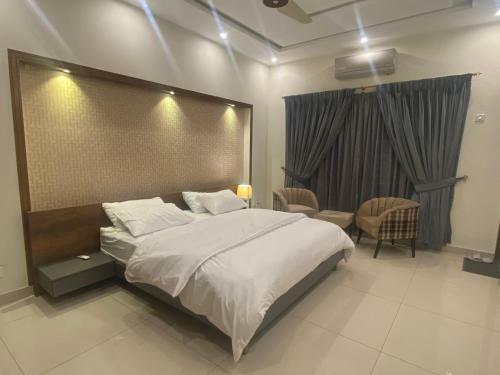 Luxury Private Room In Bahria Town