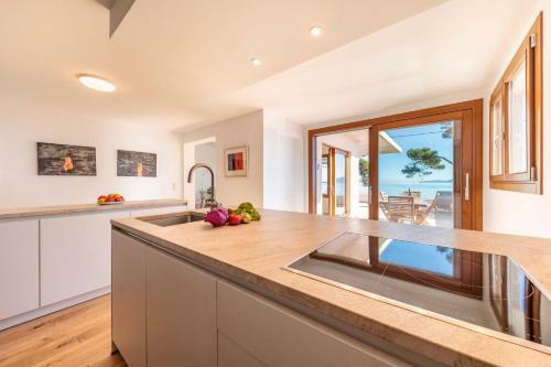 Seafront Villa Mar I Pins
