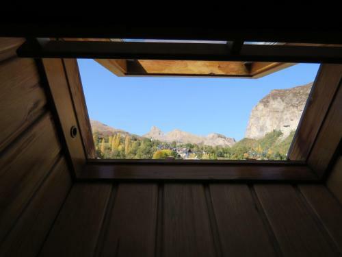 Los Ibones - Escarrilla Ski Lodge